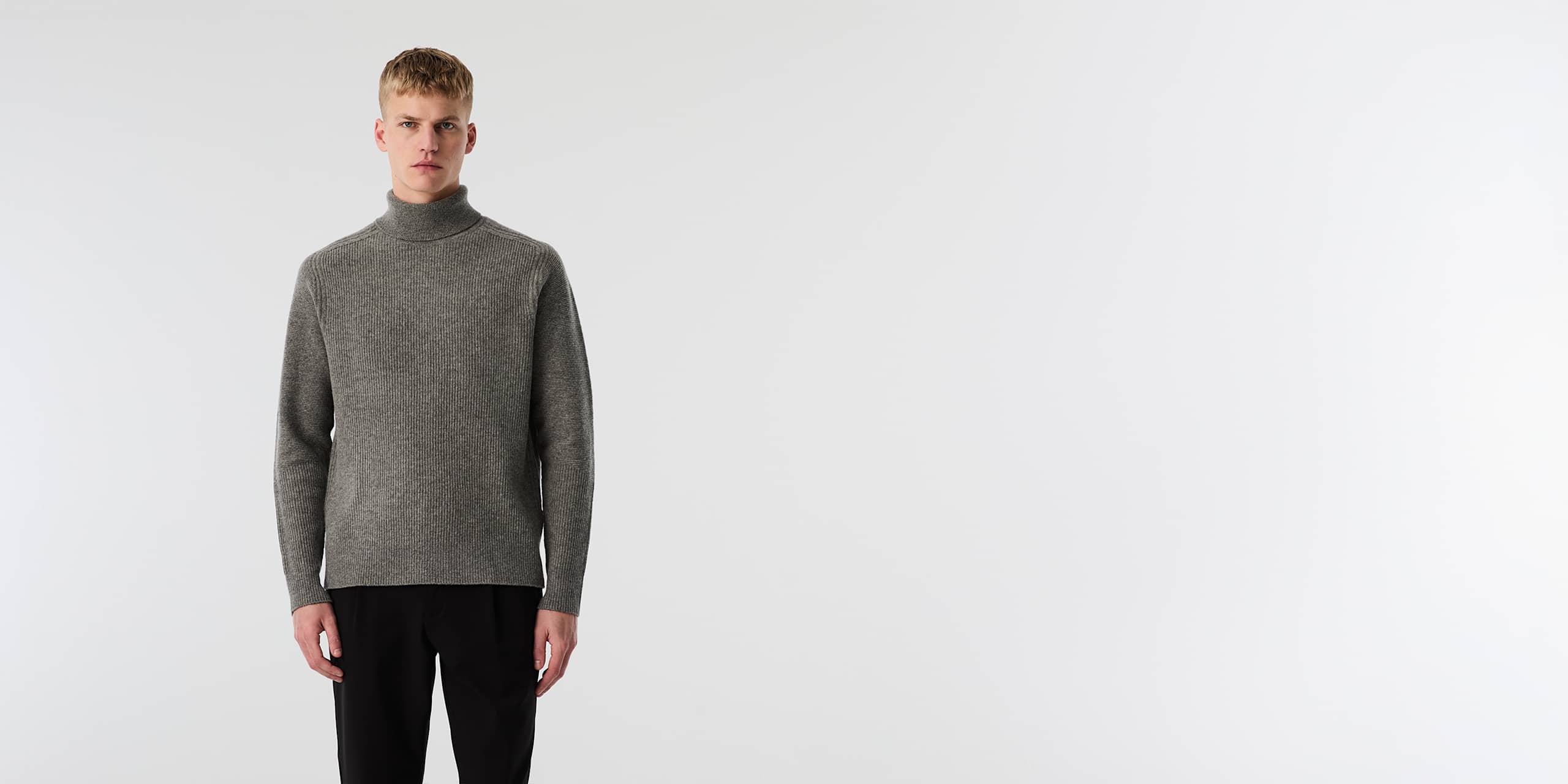 AlphaTauri | FANNES V1.Y10.02 | 3D Knit Wool Turtleneck Sweater in Dark Grey Melange for Men