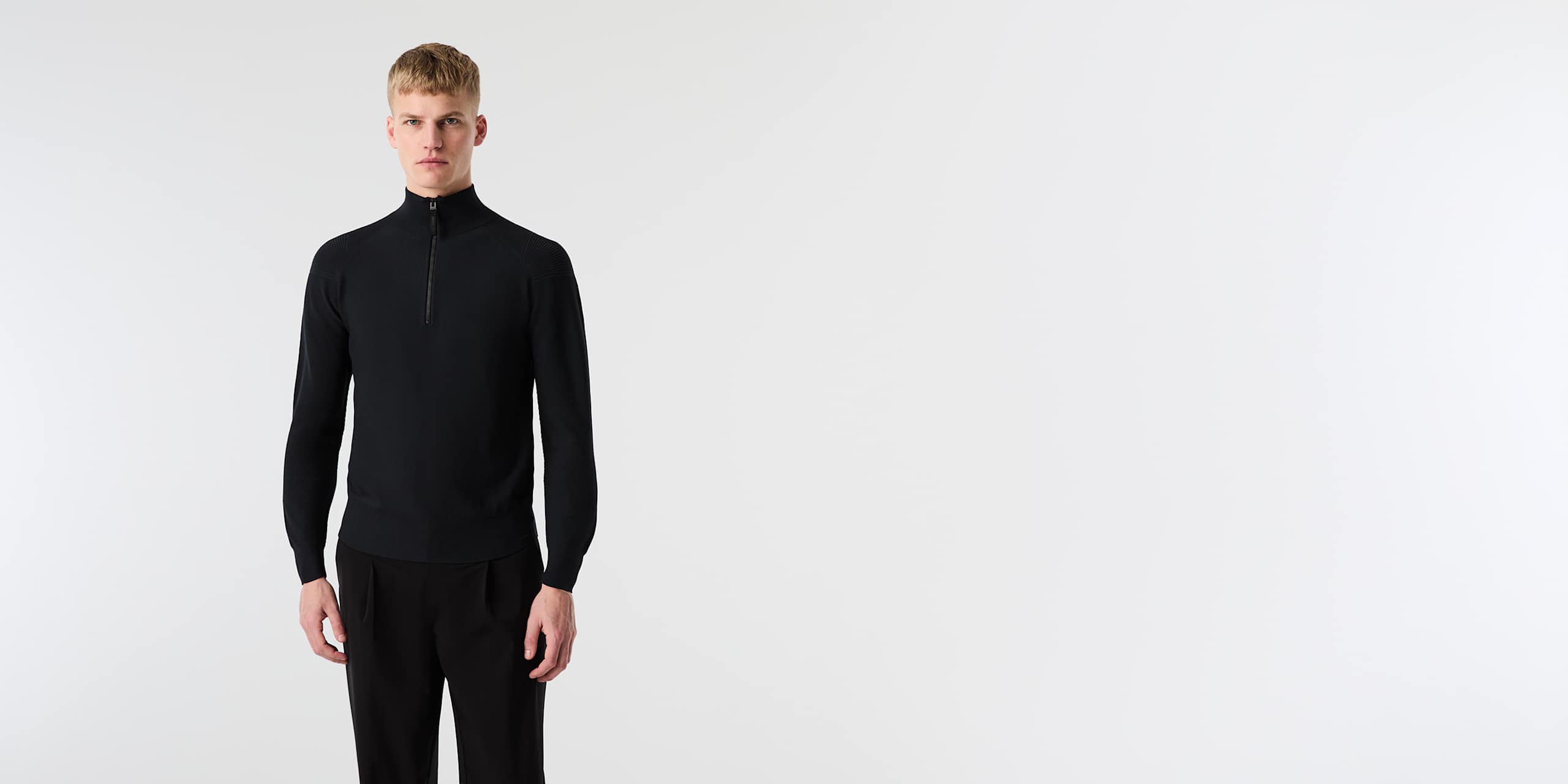 AlphaTauri | FROST V2.Y10.02 | Seamless 3D Knit Half-Zip Sweater in Black for Uomo