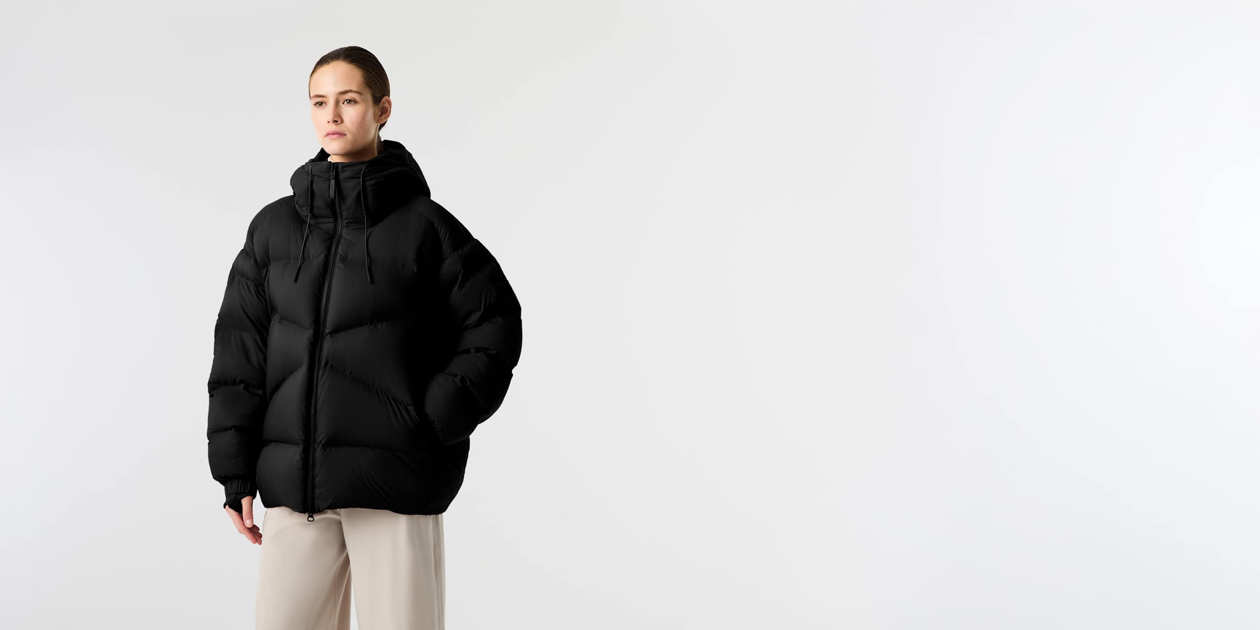 AlphaTauri | ORRENTO V1.Y10.02 | Ultraleichte verstaubare Daunenjacke in Schwarz für Damen