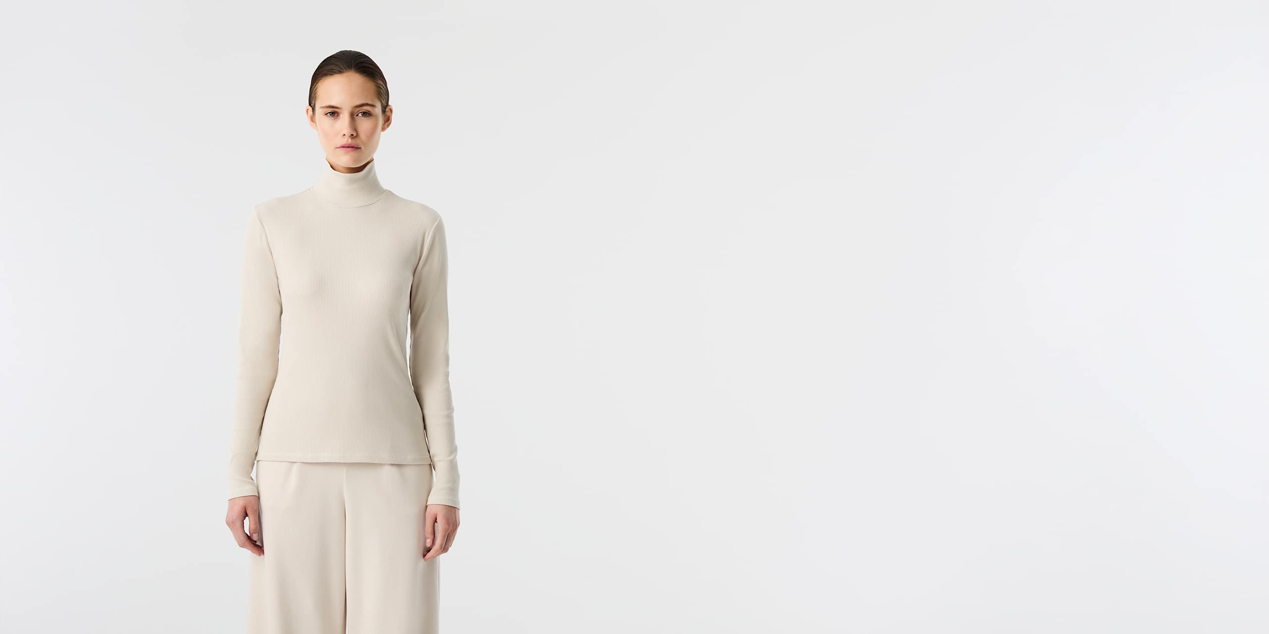 AlphaTauri | JARRA V1.Y10.02 | Ribbed Turtleneck Longsleeve in Stone for Donna