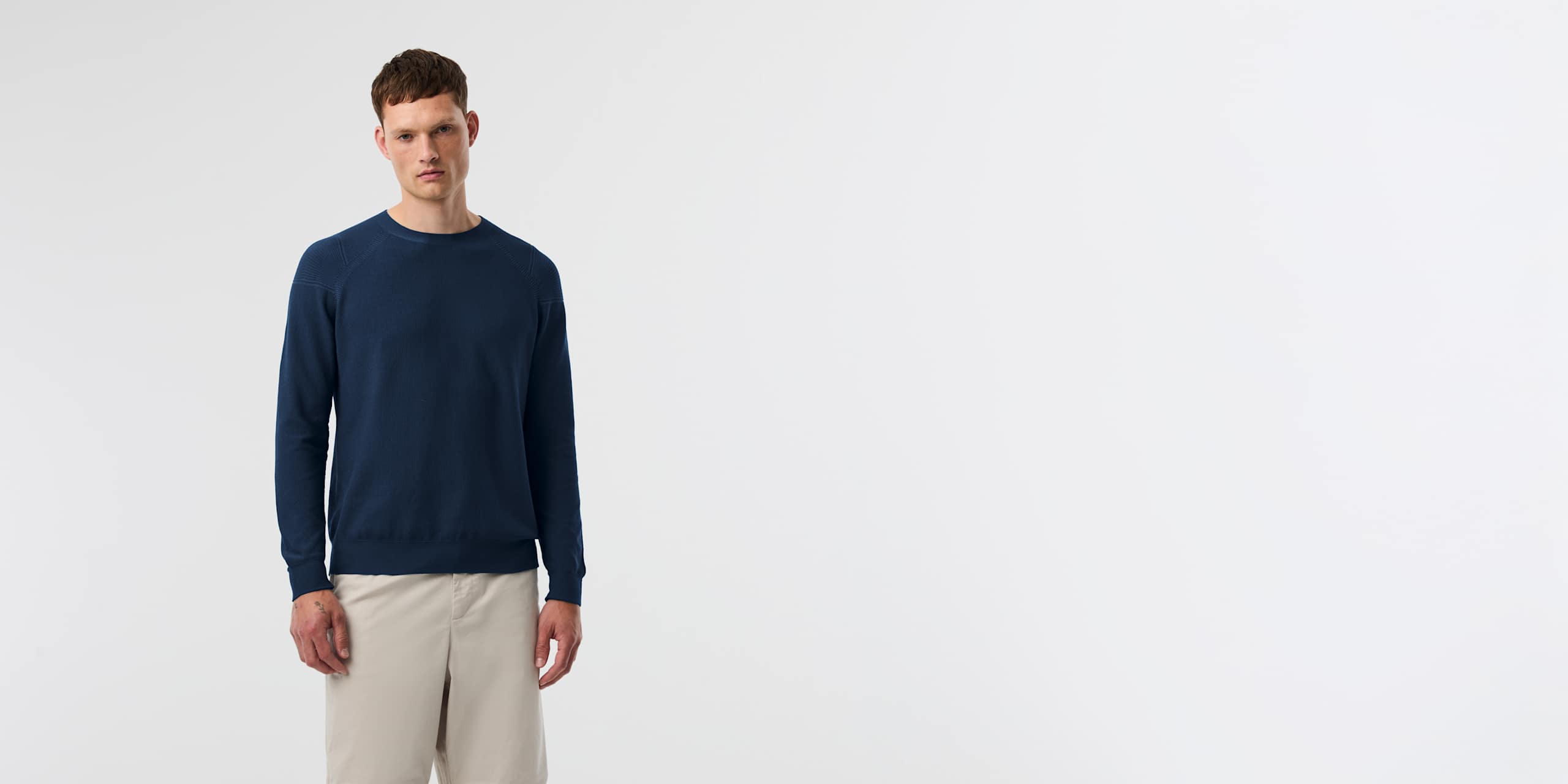AlphaTauri | FOSOP V5.Y8.02 | Seamless 3D Performance Knit Crewneck Sweater in Navy for Men
