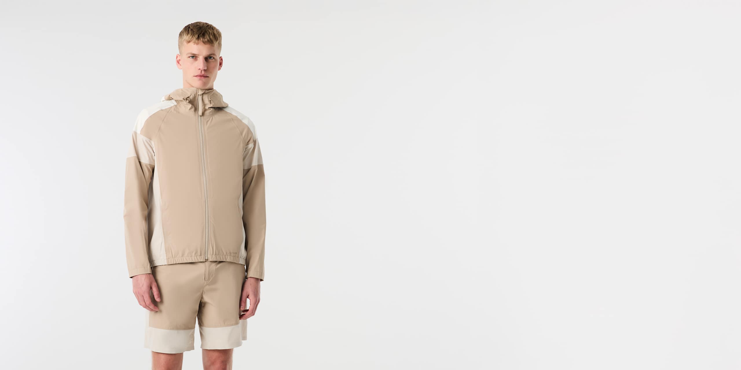AlphaTauri | OASI V1.Y10.01 | Leichte Jacke aus Performance Stretch in Dune für Herren