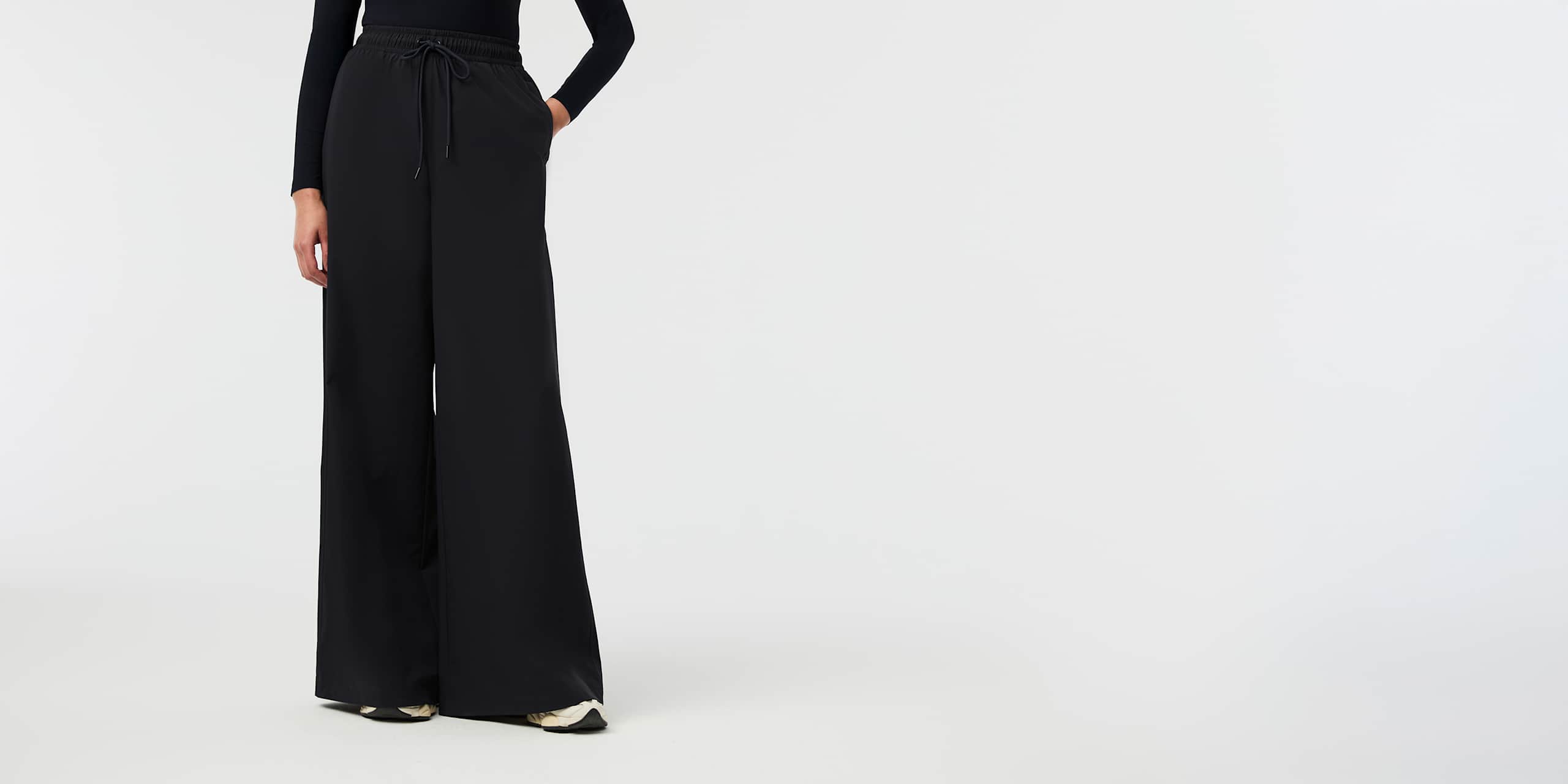 AlphaTauri | PINTA V1.Y10.01 | Performance Stretch Wide Leg Trousers in Dark Navy for Women