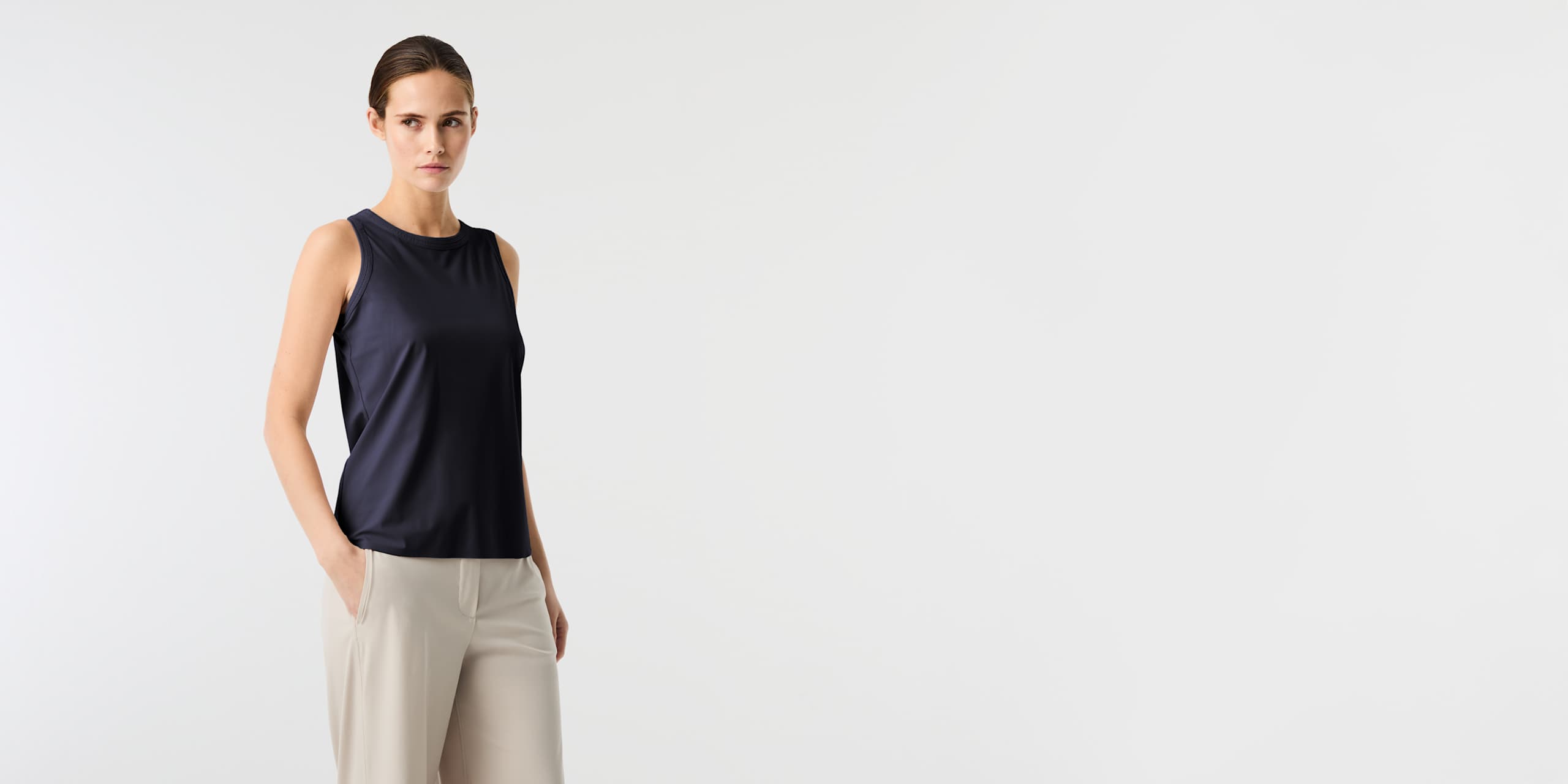 AlphaTauri | JANI V1.Y10.01 | Power Stretch Jersey Tank Top in Dark Navy for Women