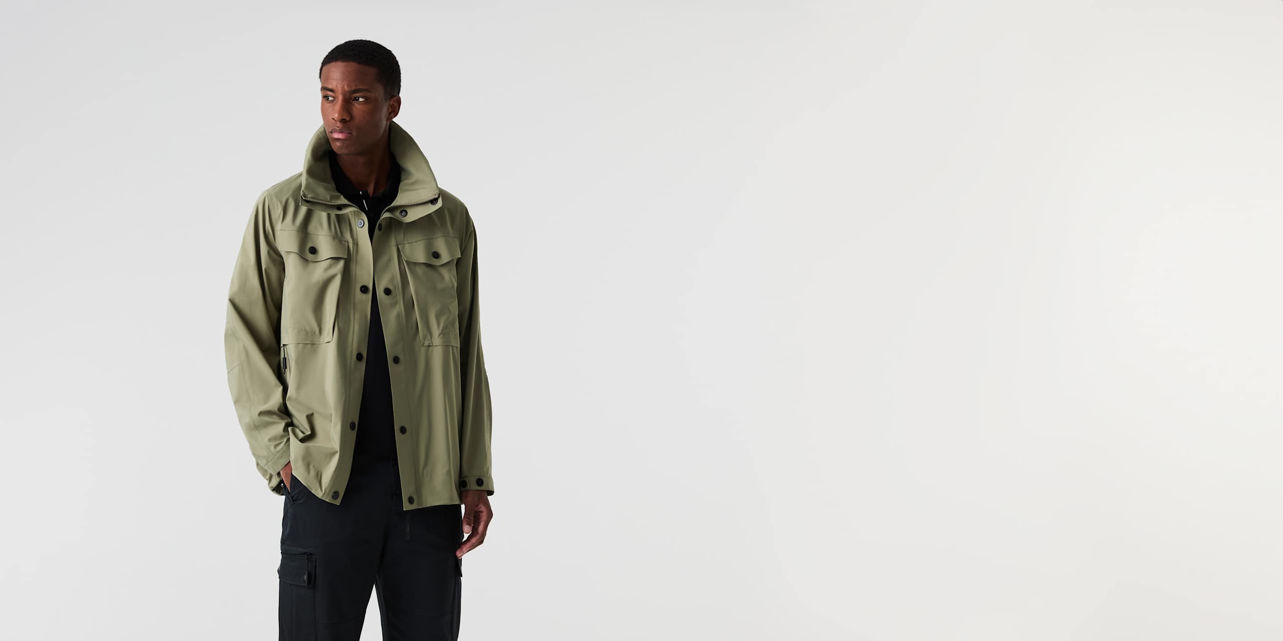 AlphaTauri | OLIGH V1.Y9.01 | Veste légère déperlante in Vert Olive for Homme AlphaTauri | OLIGH V1.Y9.01 | Veste légère déperlante in Vert Olive for Homme