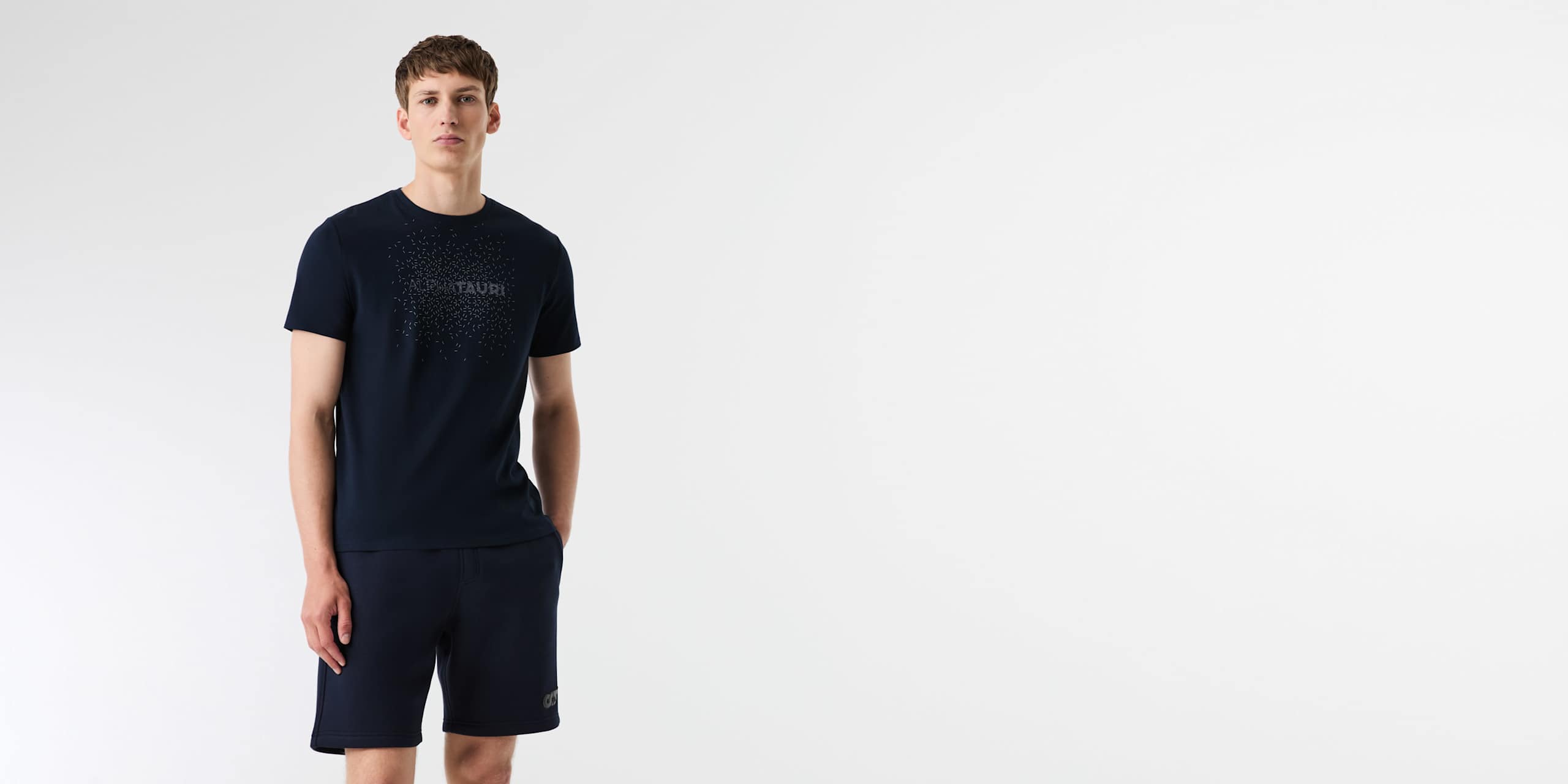 AlphaTauri | JUMMO V1.Y9.01 | T-shirt avec logo réfléchissant in Bleu Marine for Homme AlphaTauri | JUMMO V1.Y9.01 | T-shirt avec logo réfléchissant in Bleu Marine for Homme