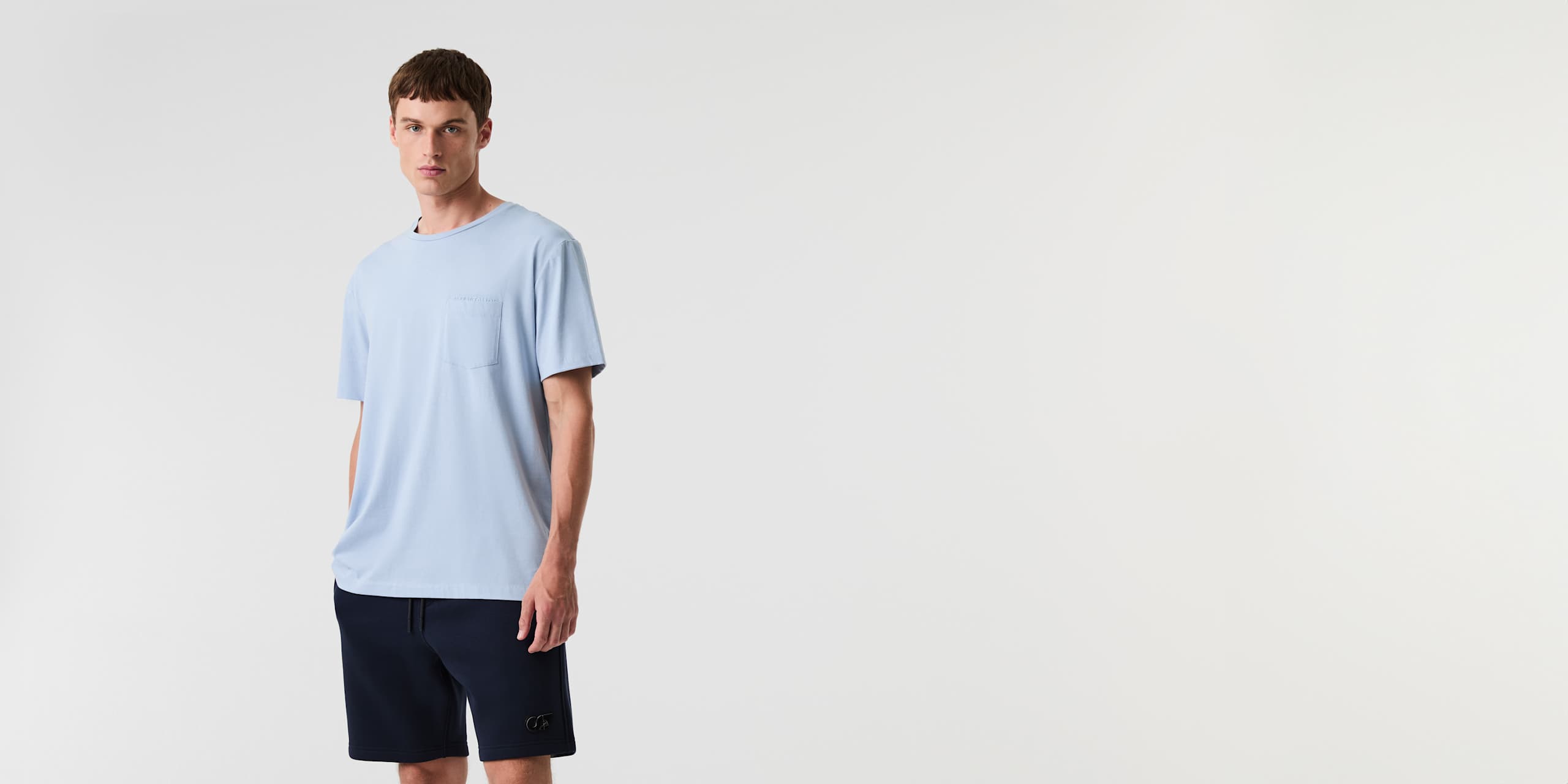 AlphaTauri | JOMER V1.Y9.01 | T-Shirt aus Supima-Qualitätsbaumwolle in Fog Blue für Herren AlphaTauri | JOMER V1.Y9.01 | T-Shirt aus Supima-Qualitätsbaumwolle in Fog Blue für Herren