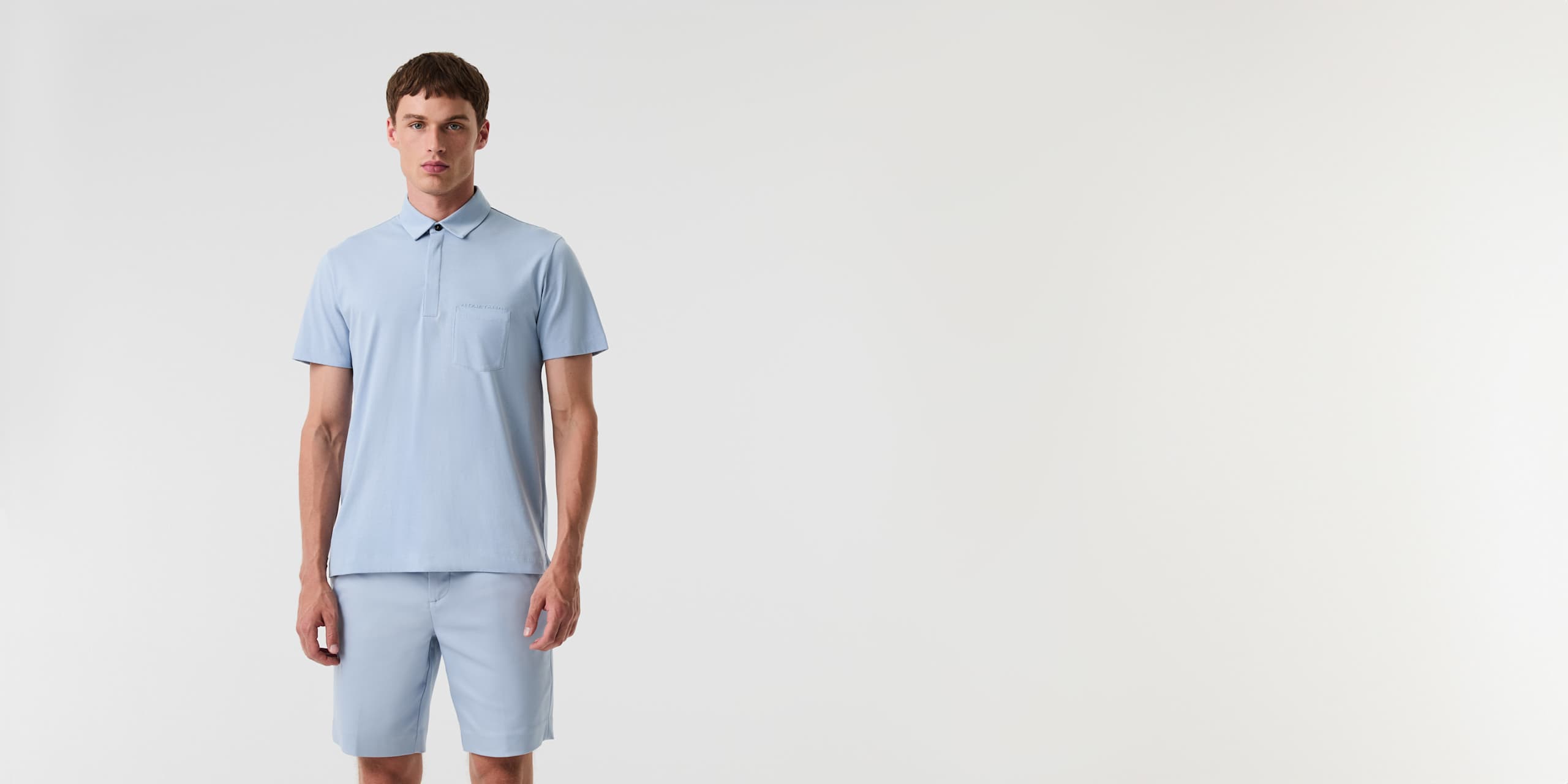 AlphaTauri | JOMAR V1.Y9.01 | Poloshirt aus Supima-Qualitätsbaumwolle in Fog Blue für Herren AlphaTauri | JOMAR V1.Y9.01 | Poloshirt aus Supima-Qualitätsbaumwolle in Fog Blue für Herren
