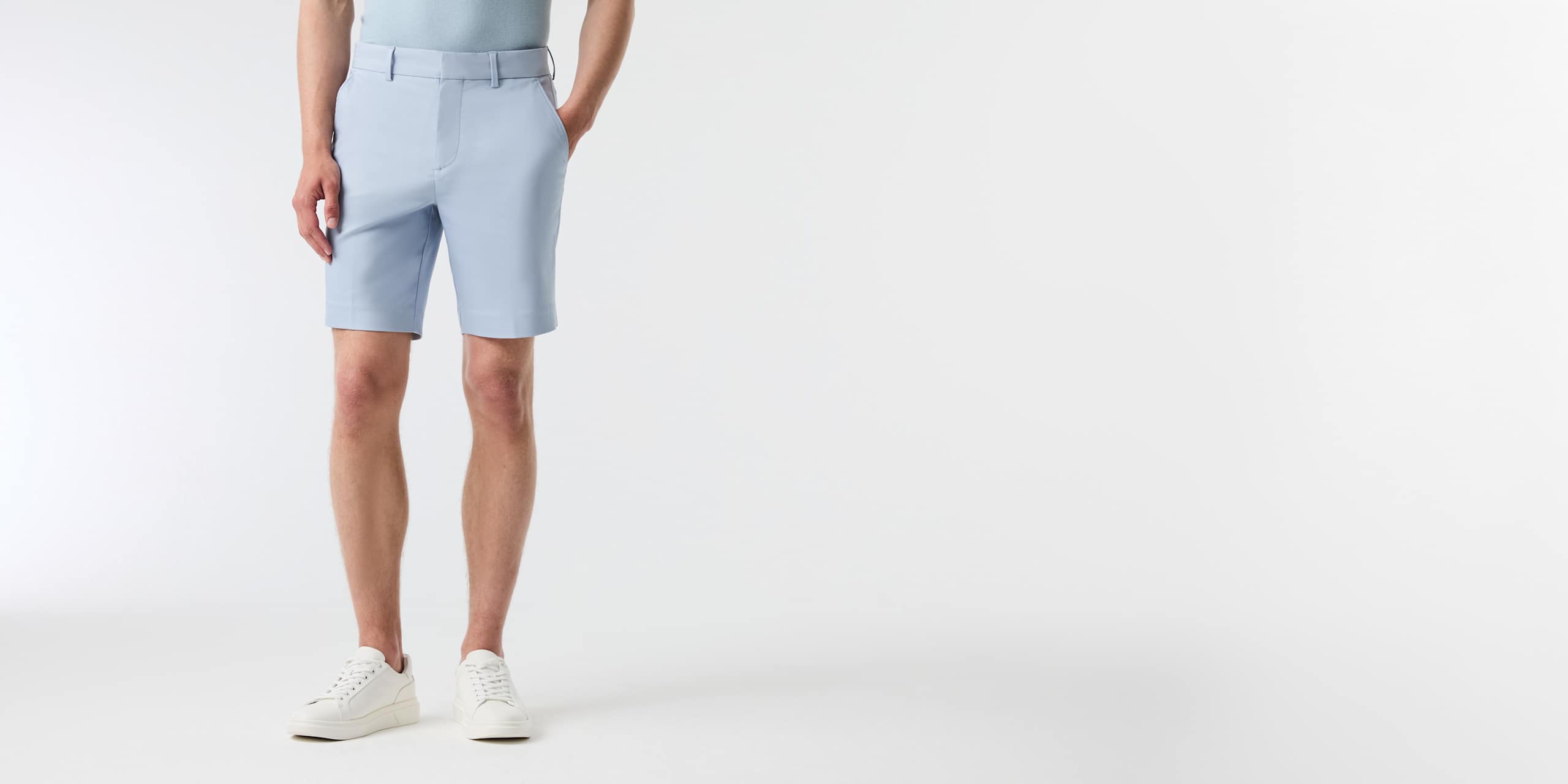 AlphaTauri | PELSH V1.Y9.01 | Short en coton stretch in Fog Blue for Homme AlphaTauri | PELSH V1.Y9.01 | Short en coton stretch in Fog Blue for Homme