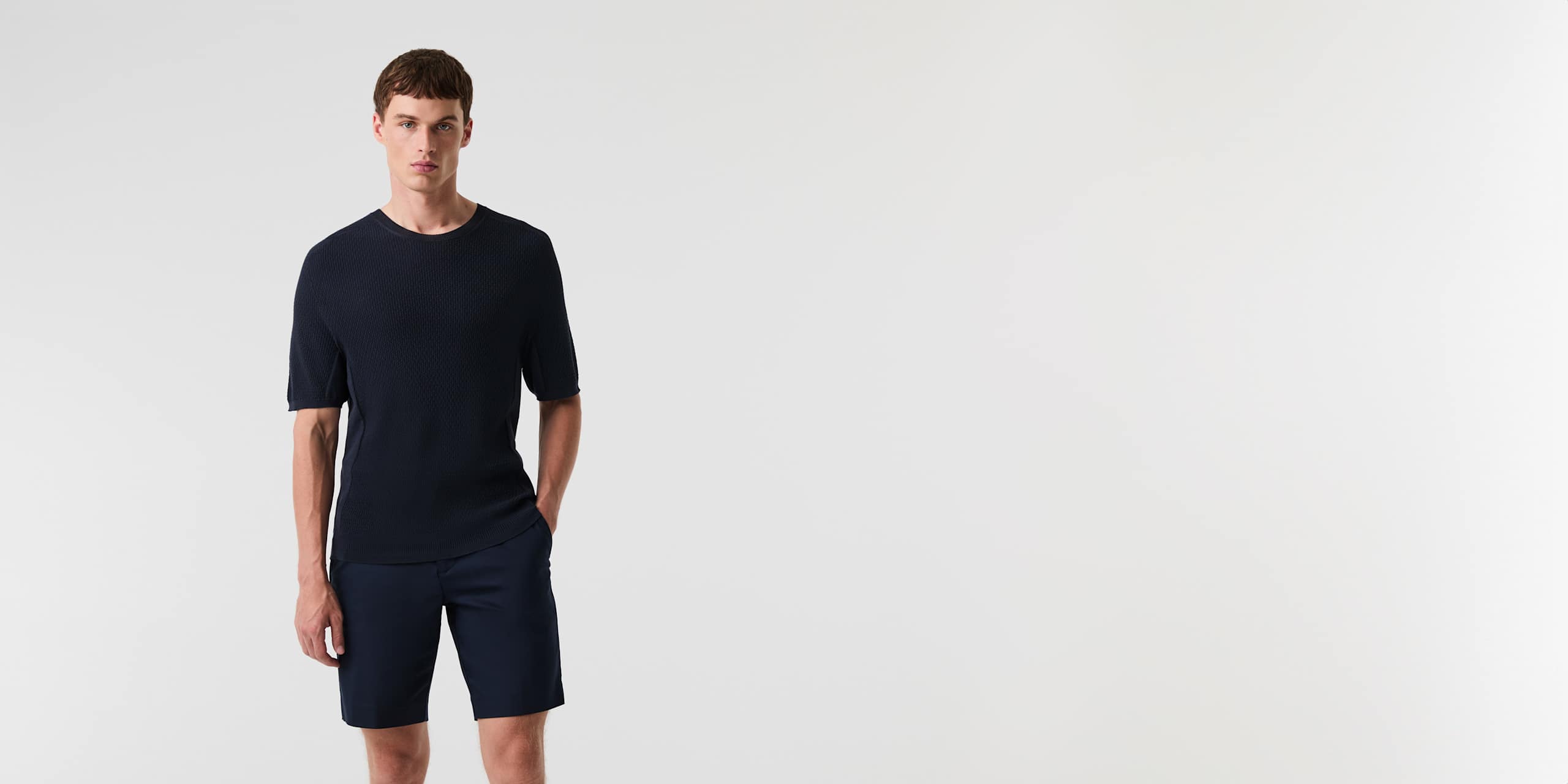 AlphaTauri | FOSOS V4.Y9.01 | T-Shirt aus nahtlosem 3D-Funktionsstrick in Navy für Herren AlphaTauri | FOSOS V4.Y9.01 | T-Shirt aus nahtlosem 3D-Funktionsstrick in Navy für Herren