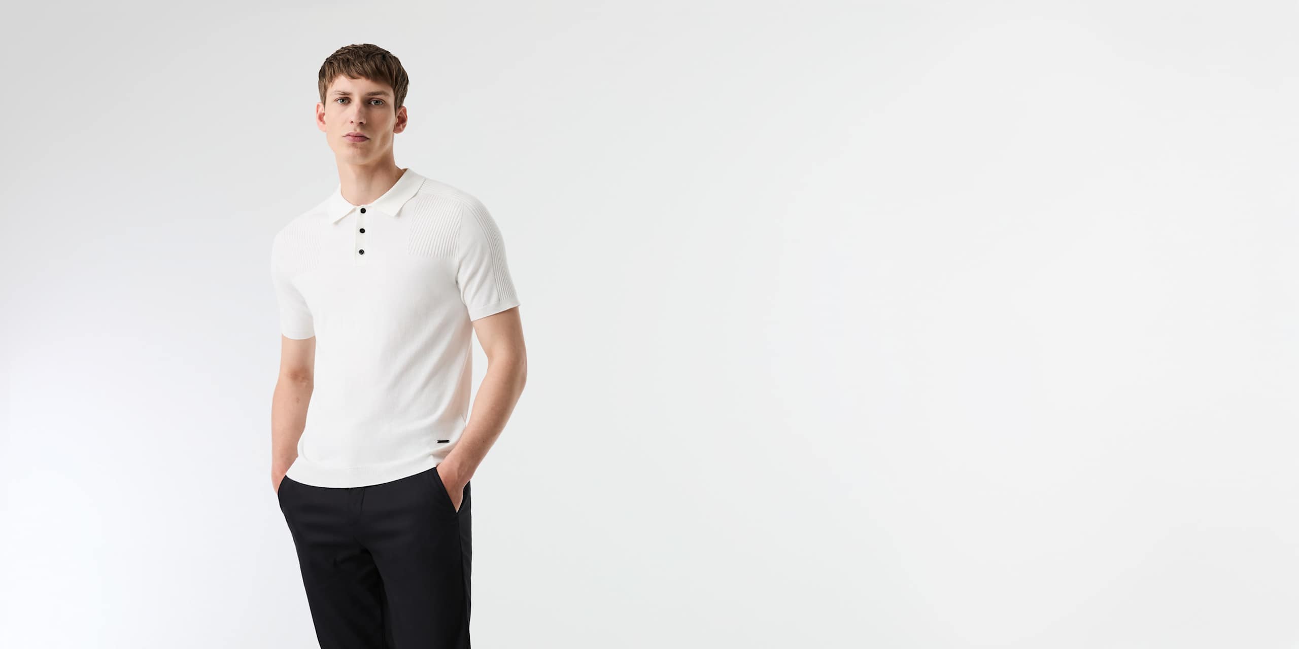 AlphaTauri | FOTOL V1.Y9.01 | Nahtloses 3D-Strick-Poloshirt aus Baumwolle und Coolmax® in Cremeweiß für Herren AlphaTauri | FOTOL V1.Y9.01 | Nahtloses 3D-Strick-Poloshirt aus Baumwolle und Coolmax® in Cremeweiß für Herren