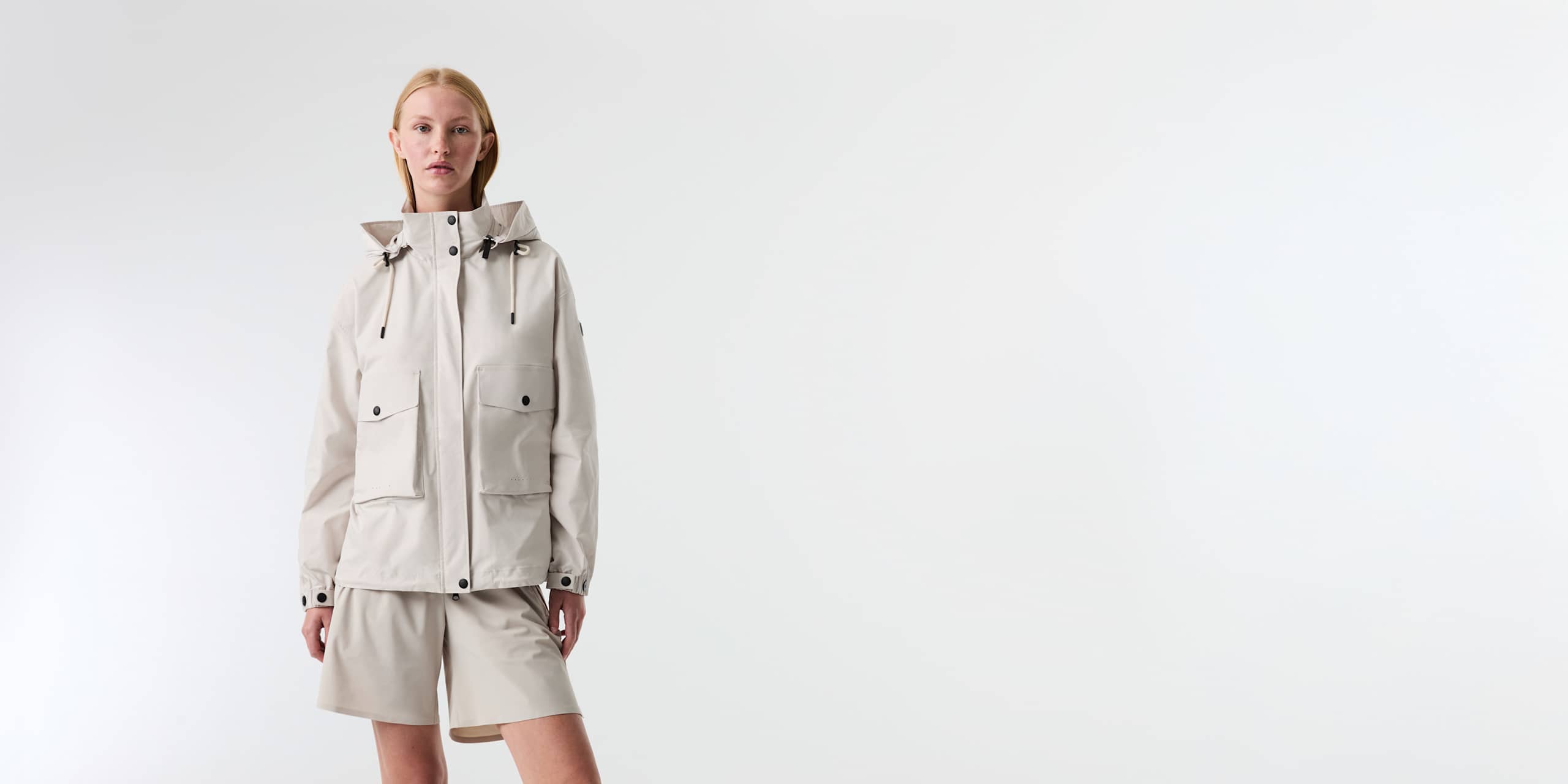 AlphaTauri | OVERA V1.Y9.01 | Wasserabweisend Feldjacke in Stone für Damen AlphaTauri | OVERA V1.Y9.01 | Wasserabweisend Feldjacke in Stone für Damen