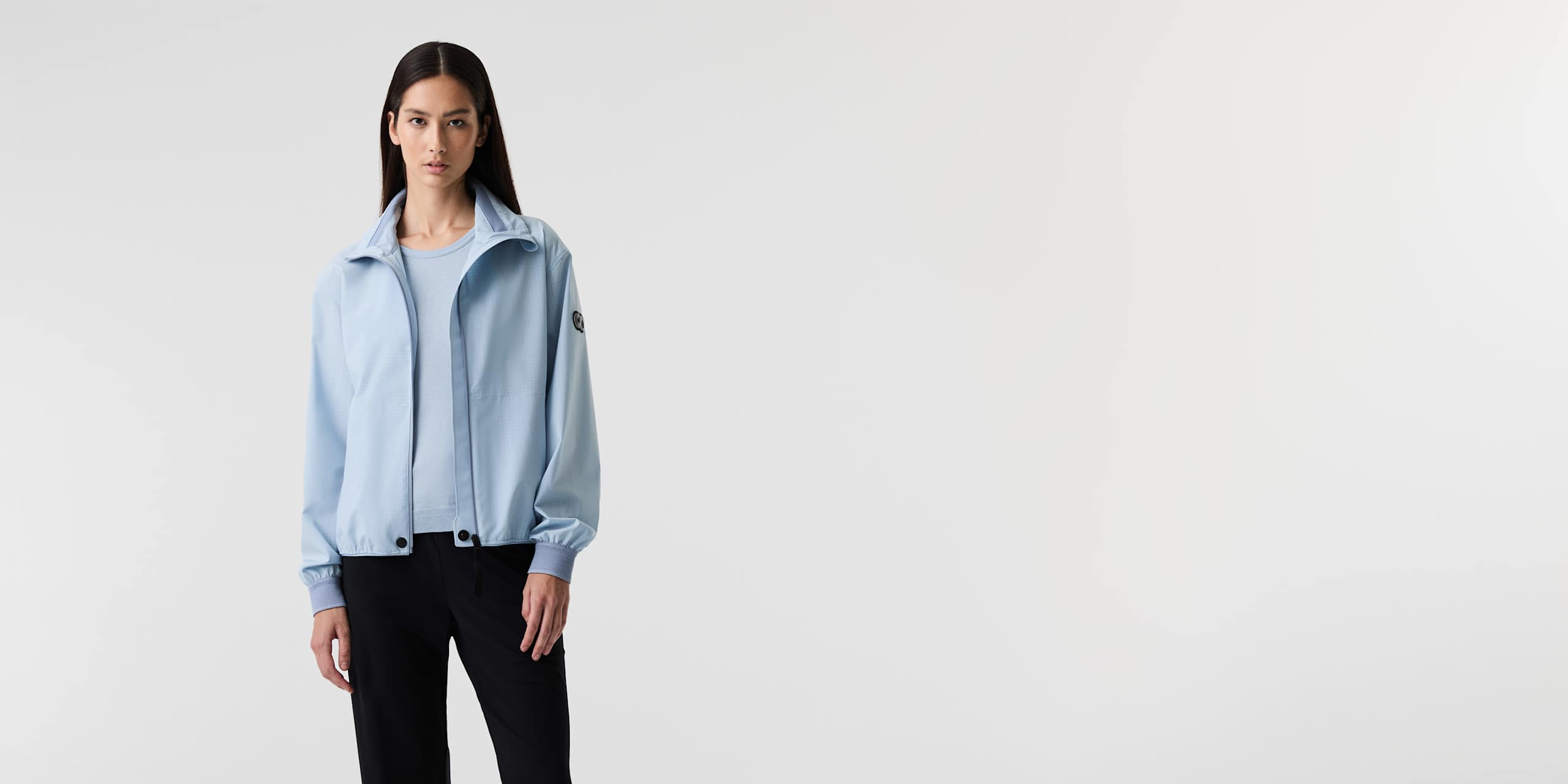 AlphaTauri | ORAYA V1.Y9.01 | Leichte Jacke mit Belüftung in Fog Blue für Damen AlphaTauri | ORAYA V1.Y9.01 | Leichte Jacke mit Belüftung in Fog Blue für Damen