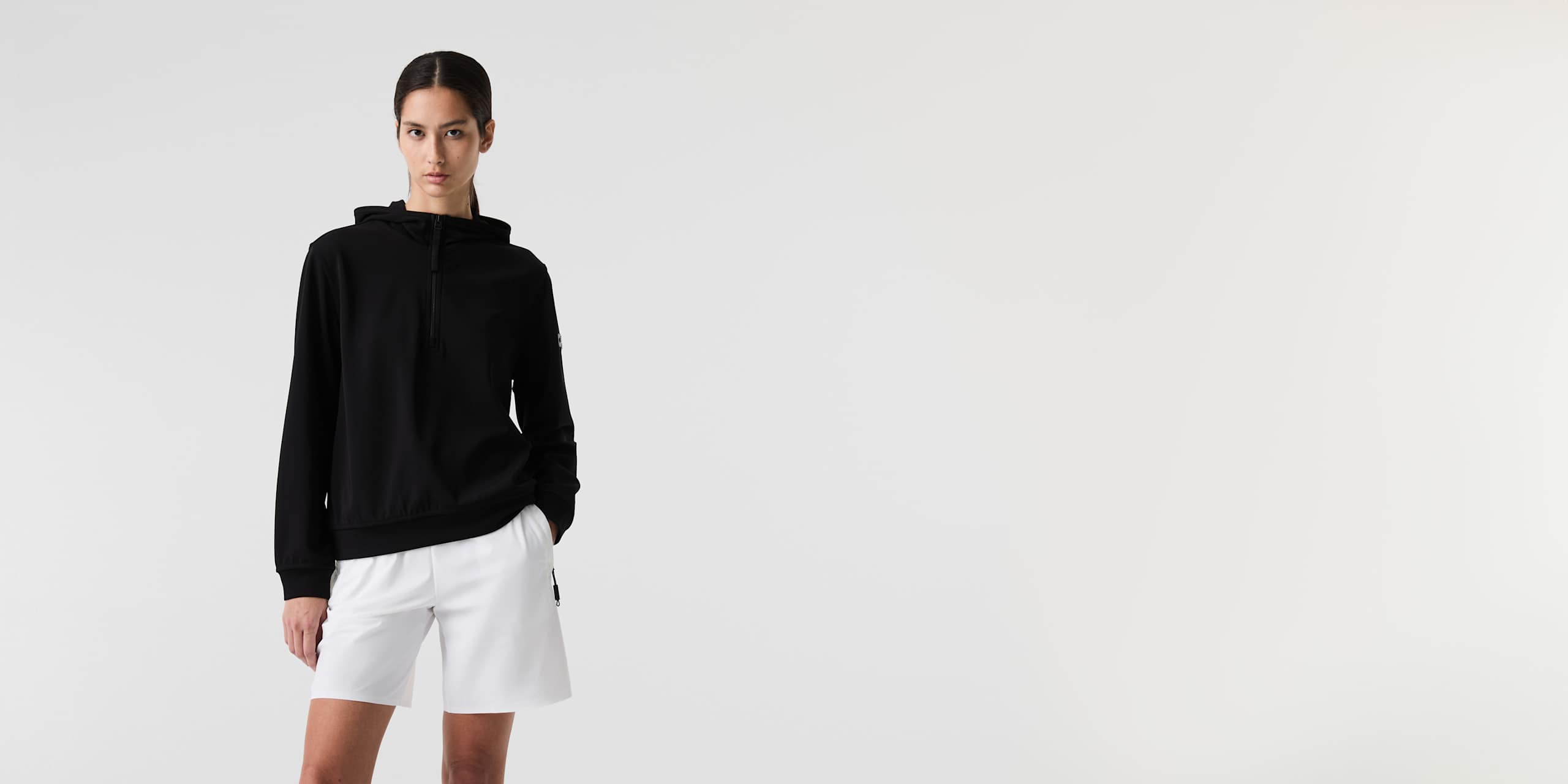 AlphaTauri | SVREO V1.Y9.01 | Sudadera con capucha y media cremallera in Negro for Mujer AlphaTauri | SVREO V1.Y9.01 | Sudadera con capucha y media cremallera in Negro for Mujer