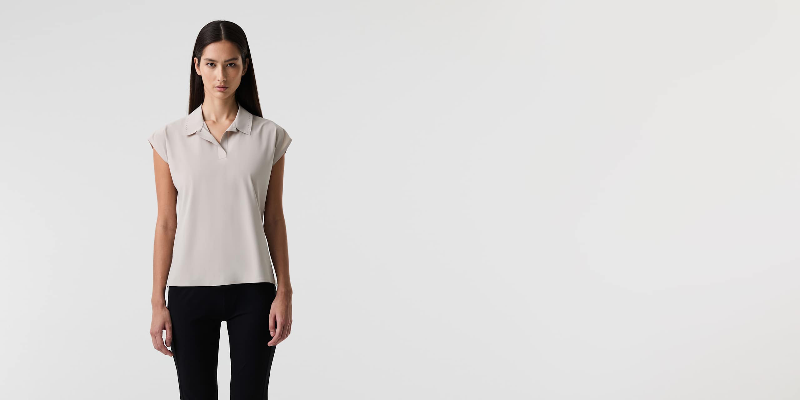 AlphaTauri | JEUWOL V1.Y9.01 | Polo en jersey Power Stretch in Stone for Femme AlphaTauri | JEUWOL V1.Y9.01 | Polo en jersey Power Stretch in Stone for Femme
