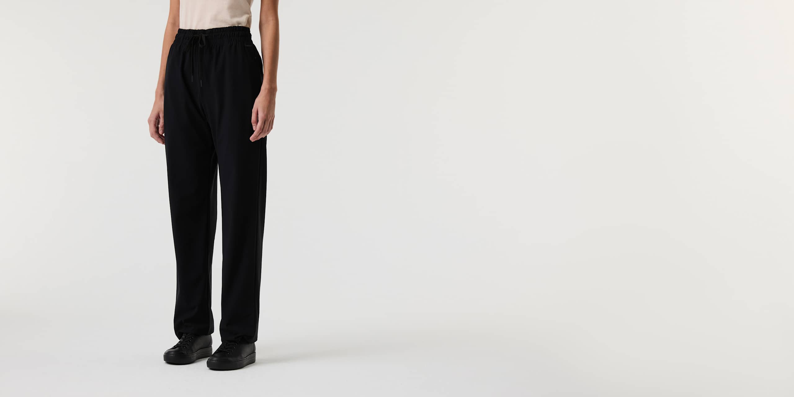 AlphaTauri | PEURAL V3.Y9.01 | Power Stretch Jersey Pants in Black for Women AlphaTauri | PEURAL V3.Y9.01 | Power Stretch Jersey Pants in Black for Women