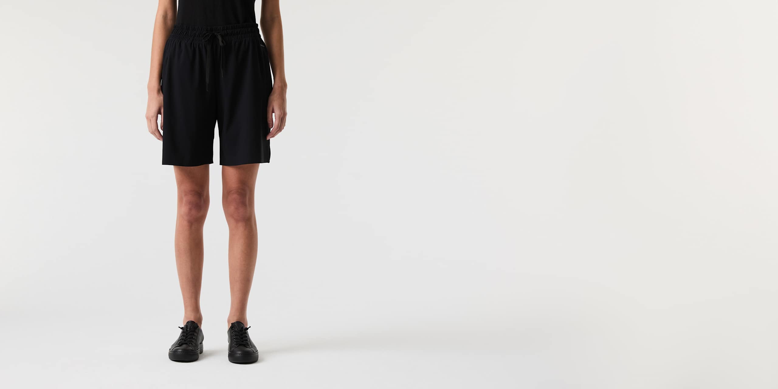 AlphaTauri | PIRT V1.Y9.01 | Shorts aus Power Stretch Jersey in Schwarz für Damen AlphaTauri | PIRT V1.Y9.01 | Shorts aus Power Stretch Jersey in Schwarz für Damen
