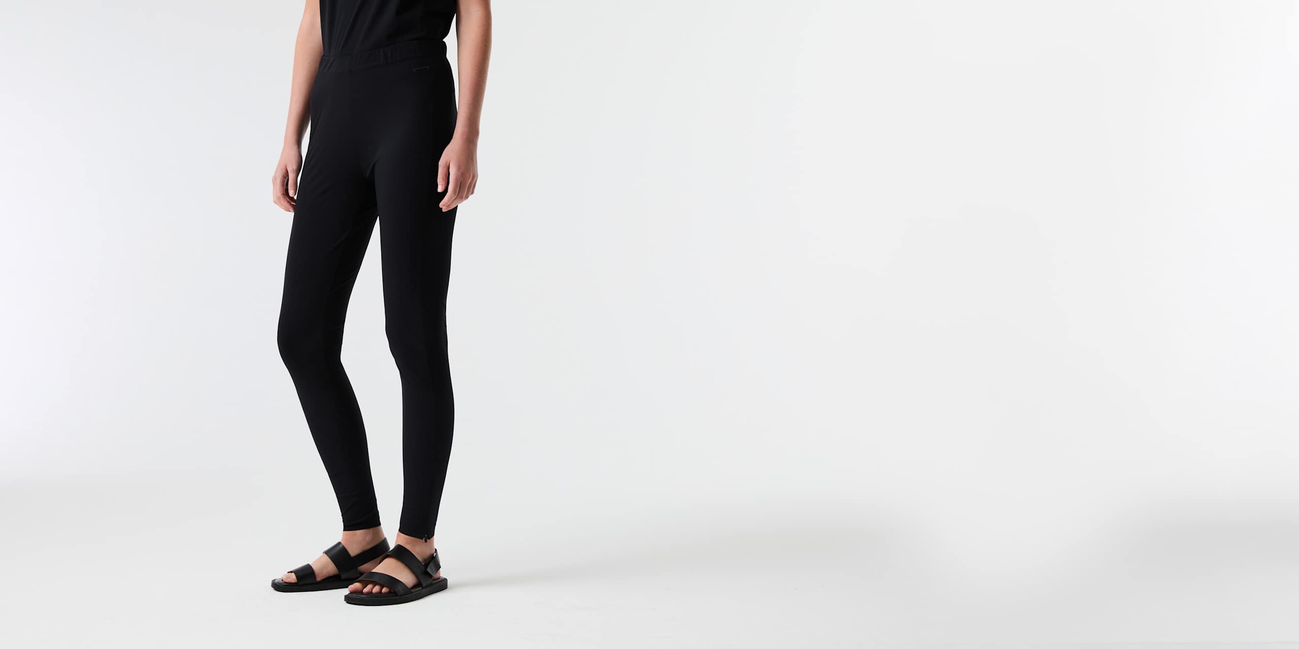 AlphaTauri | PEPA V2.Y9.01 | Leggings aus Power Stretch Jersey in Schwarz für Damen AlphaTauri | PEPA V2.Y9.01 | Leggings aus Power Stretch Jersey in Schwarz für Damen