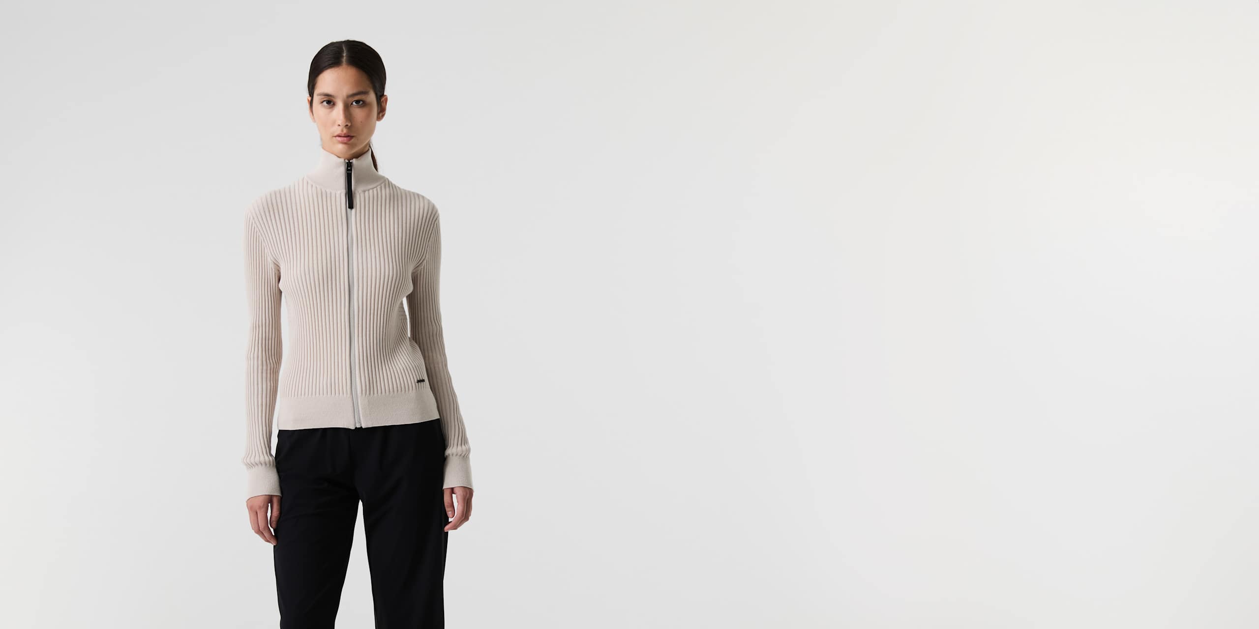 AlphaTauri | FONELA V1.Y9.01 | Veste en maille 3D de lin et coton sans coutures in Stone for Femme AlphaTauri | FONELA V1.Y9.01 | Veste en maille 3D de lin et coton sans coutures in Stone for Femme