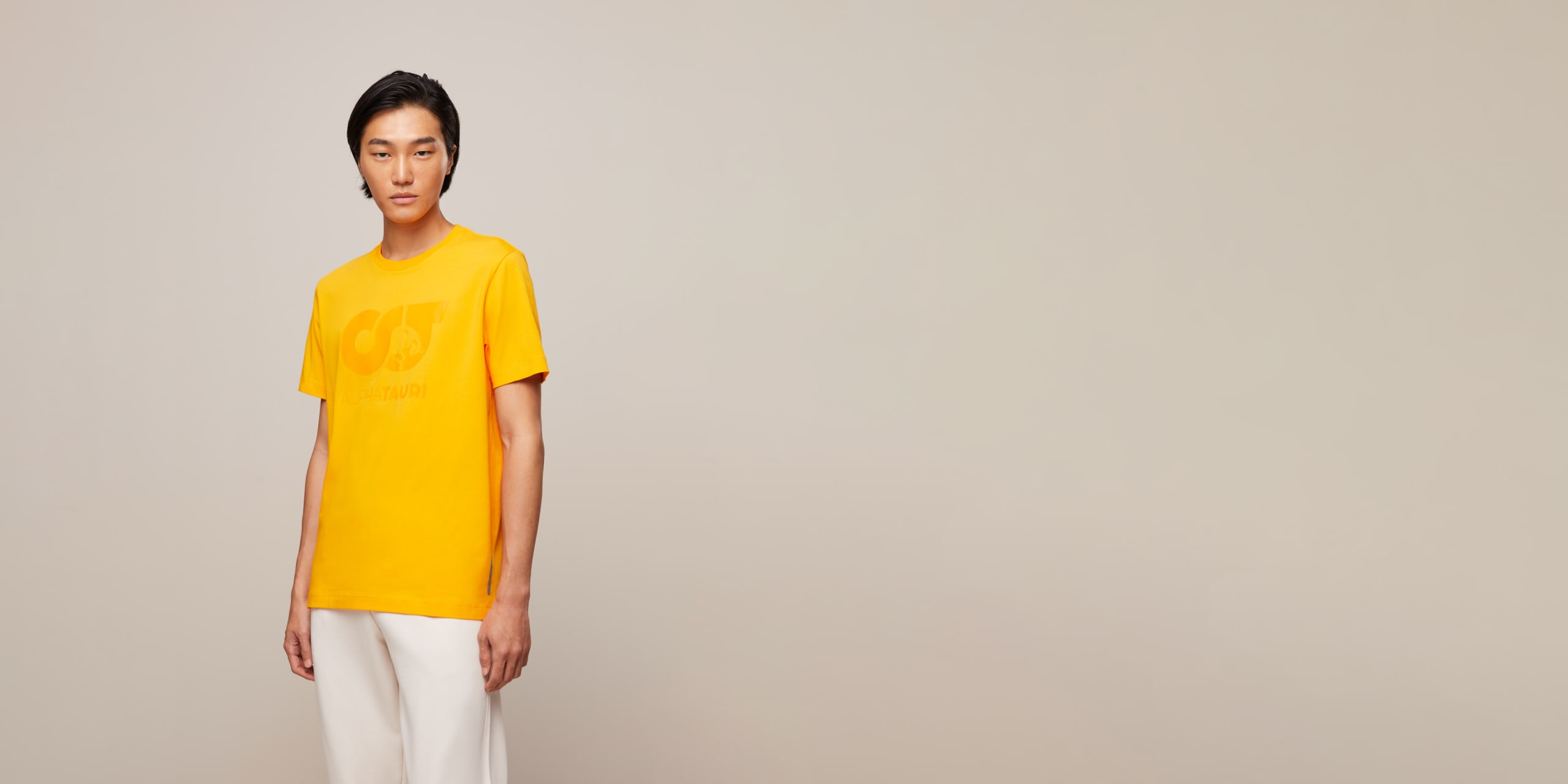 AlphaTauri | JERO V2.Y4.02 | T-shirt avec logo signature in Jaune Chaud for Homme AlphaTauri | JERO V2.Y4.02 | T-shirt avec logo signature in Jaune Chaud for Homme