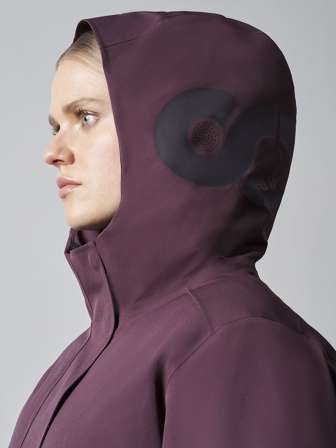AlphaTauri | ONUVO V1.Y5.02 | Packable Waterproof Jacket in Burgundy for Women