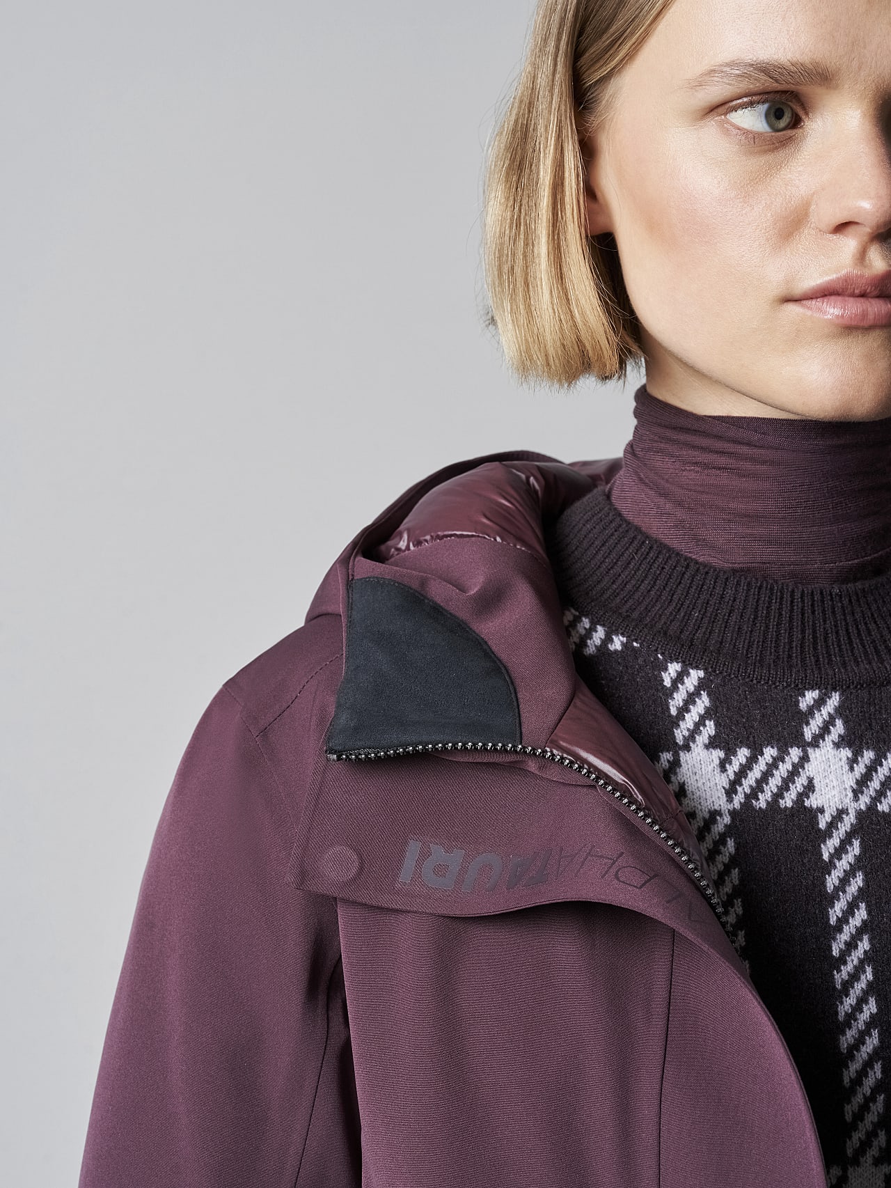 AlphaTauri | ONUVO V1.Y5.02 | Packable Waterproof Jacket in Burgundy for Women