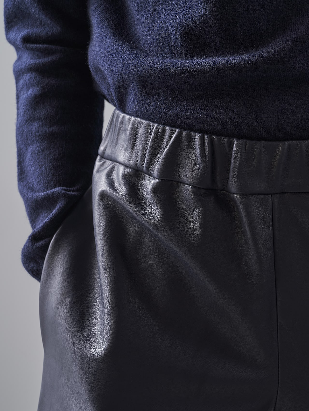 AlphaTauri | LANIA V1.Y5.02 | Leather Culottes in navy for Women