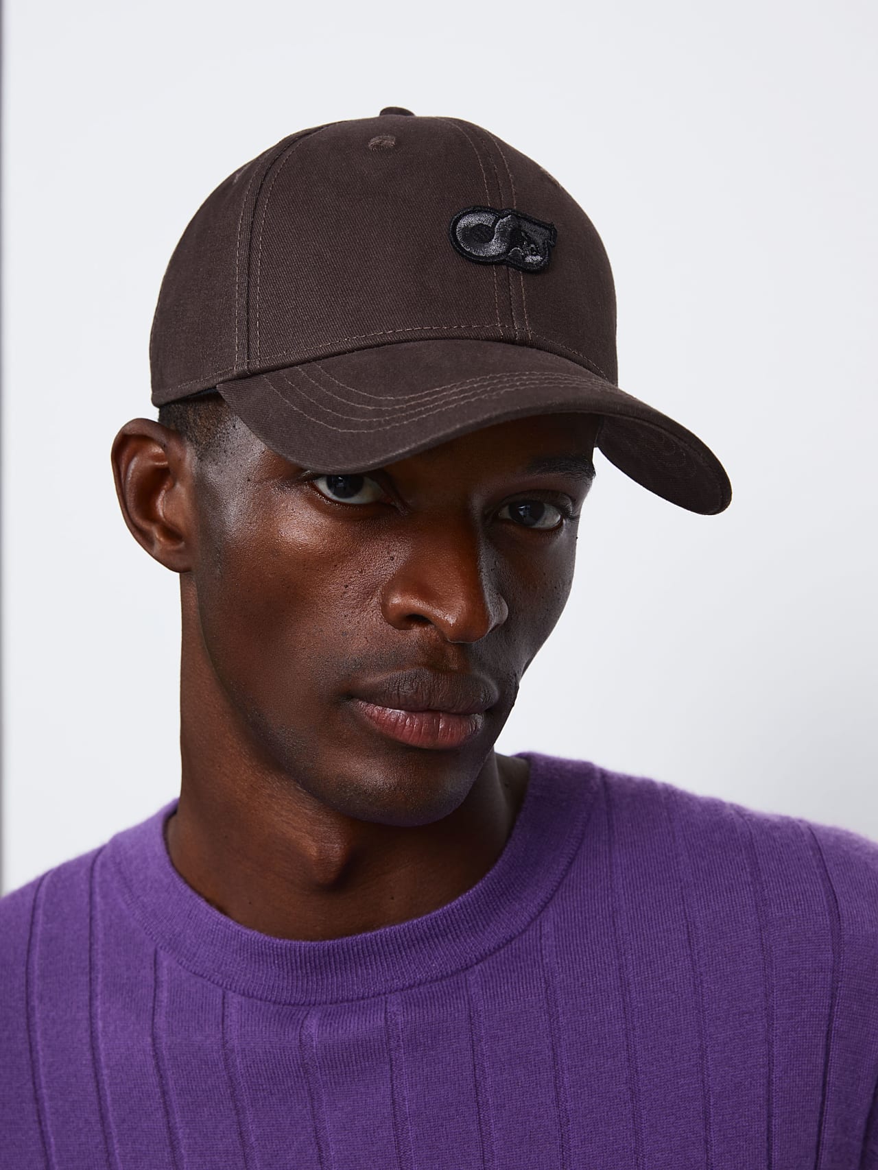 AlphaTauri | AVISO V1.Y6.01 | Classic Cap with Embroidered Logo Patch in dark brown for Unisex