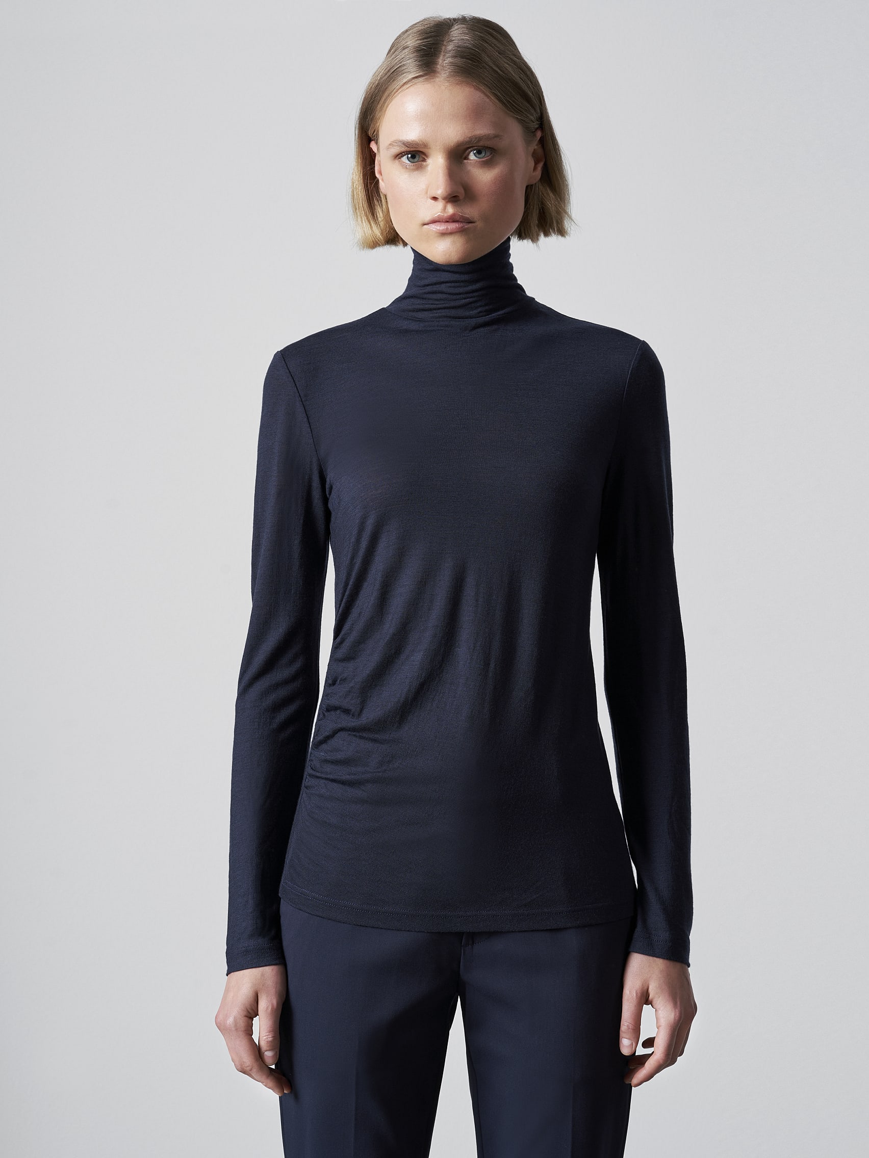 AlphaTauri | JUPAO V2.Y5.02 | Jersey de manga larga con cuello vuelto in Azul Marino for Mujer